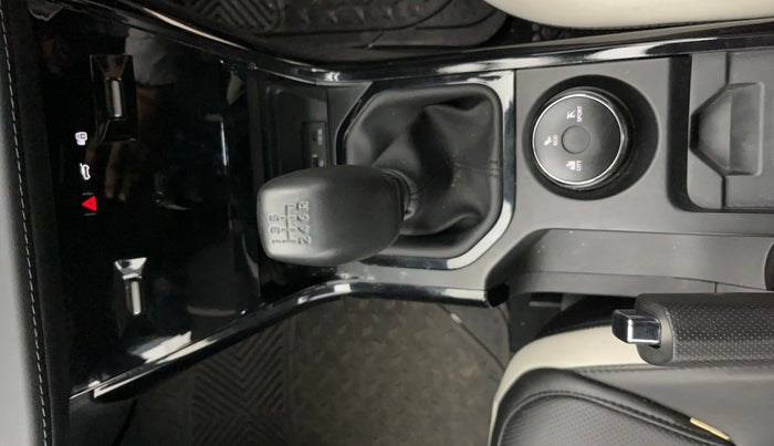 2023 Tata NEXON FEARLESS DUAL TONE 1.2 PETROL, Petrol, Manual, 5,562 km, Gear Lever