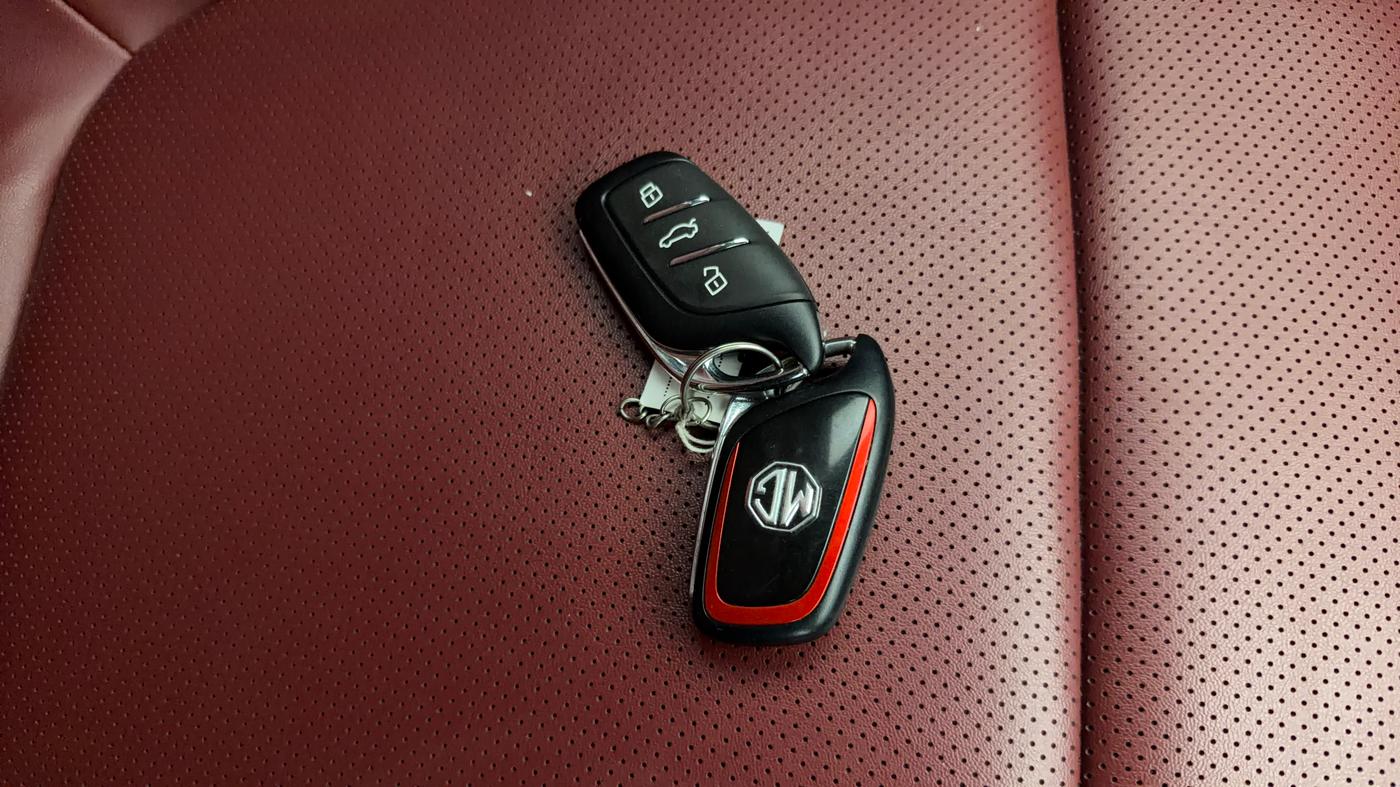 2023 MG ASTOR SAVVY 1.5 CVT S RED, Petrol, Automatic, 11,584 km, Key Close Up