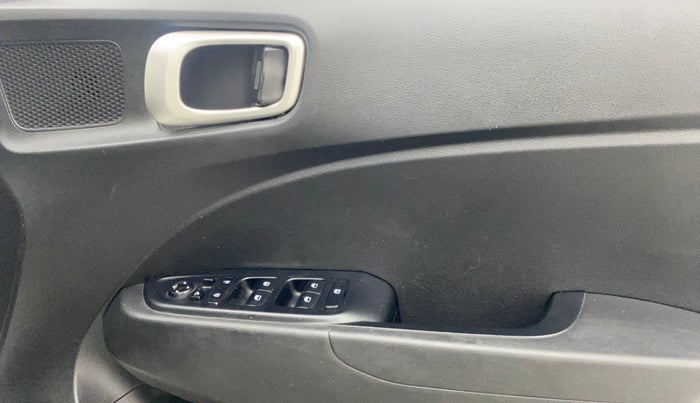 2021 Hyundai VENUE SX PLUS 1.0 TURBO DCT, Petrol, Automatic, 54,725 km, Driver Side Door Panels Control