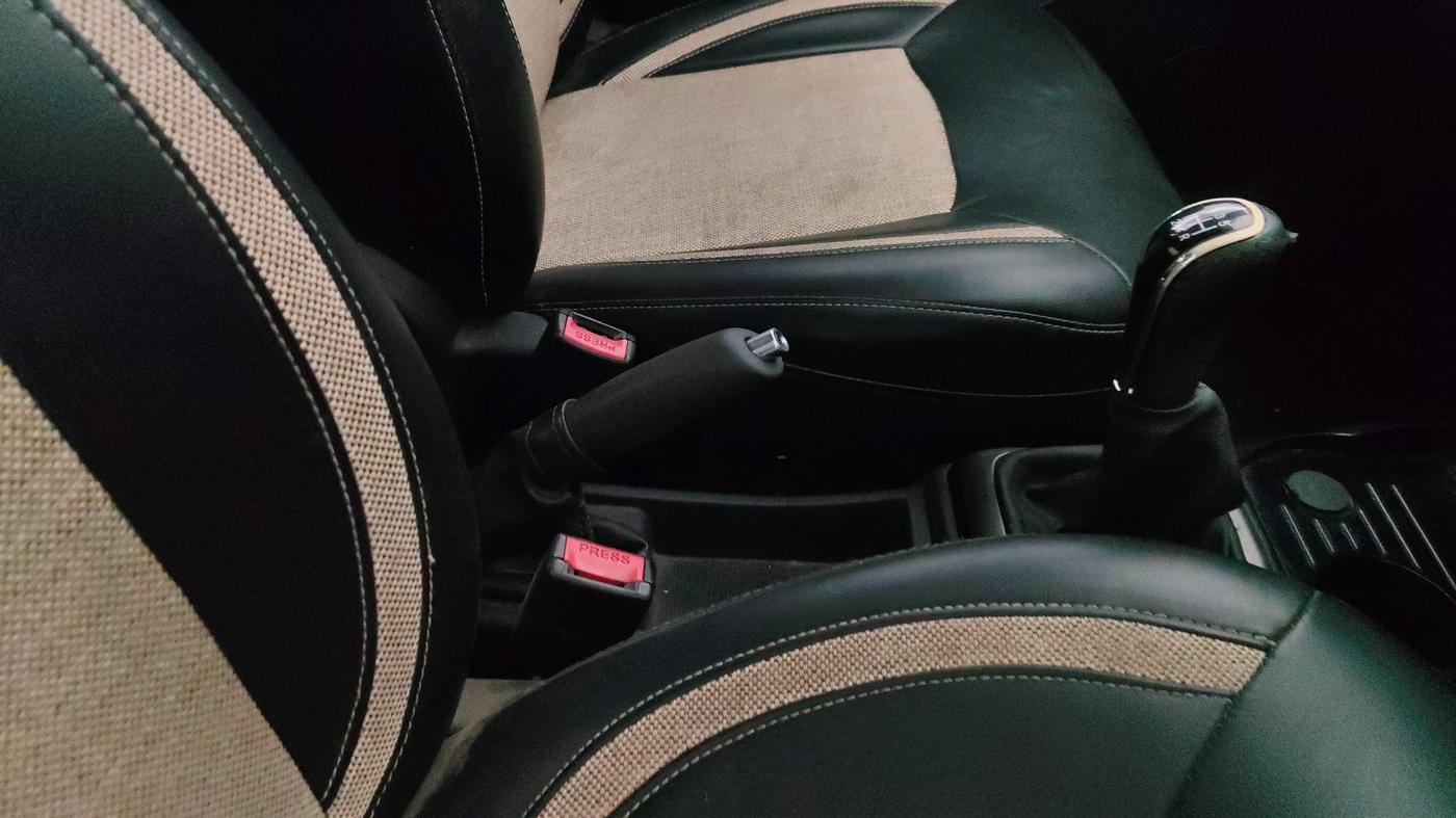 2015 Tata Zest XMS PETROL, Petrol, Manual, 35,281 km, Gear Lever