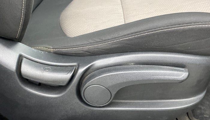 2019 Hyundai Creta 1.6 VTVT SX AUTO, Petrol, Automatic, 28,125 km, Driver Side Adjustment Panel