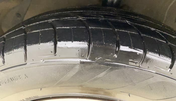 2012 Hyundai i20 MAGNA 1.2, Petrol, Manual, 84,074 km, Left Front Tyre Tread