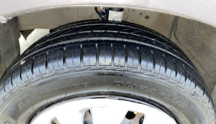 2013 Honda Amaze 1.2L I-VTEC S, Petrol, Manual, 78,863 km, Left Front Tyre Tread