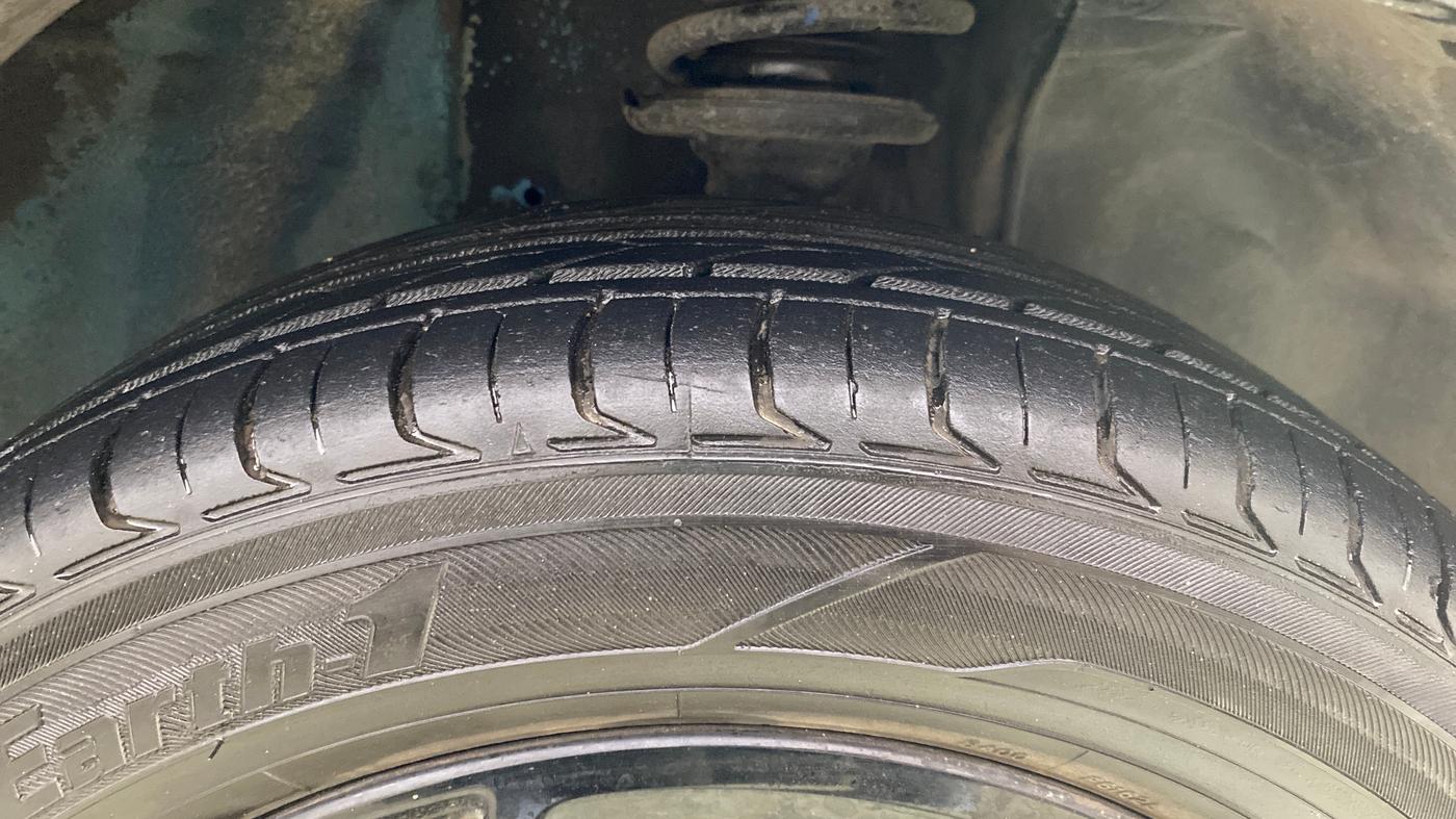 2017 Maruti IGNIS ZETA 1.2, Petrol, Manual, 32,690 km, Right Front Tyre Tread