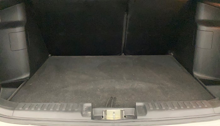 2020 Toyota URBAN CRUISER PREMIUM GRADE AT, Petrol, Automatic, 42,438 km, Boot Inside