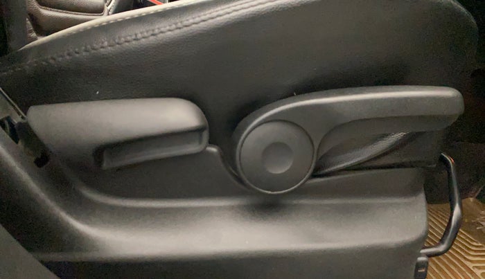 2020 Toyota URBAN CRUISER PREMIUM GRADE AT, Petrol, Automatic, 42,438 km, Driver Side Adjustment Panel