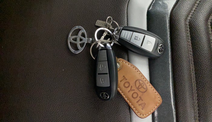 2020 Toyota URBAN CRUISER PREMIUM GRADE AT, Petrol, Automatic, 42,438 km, Key Close Up