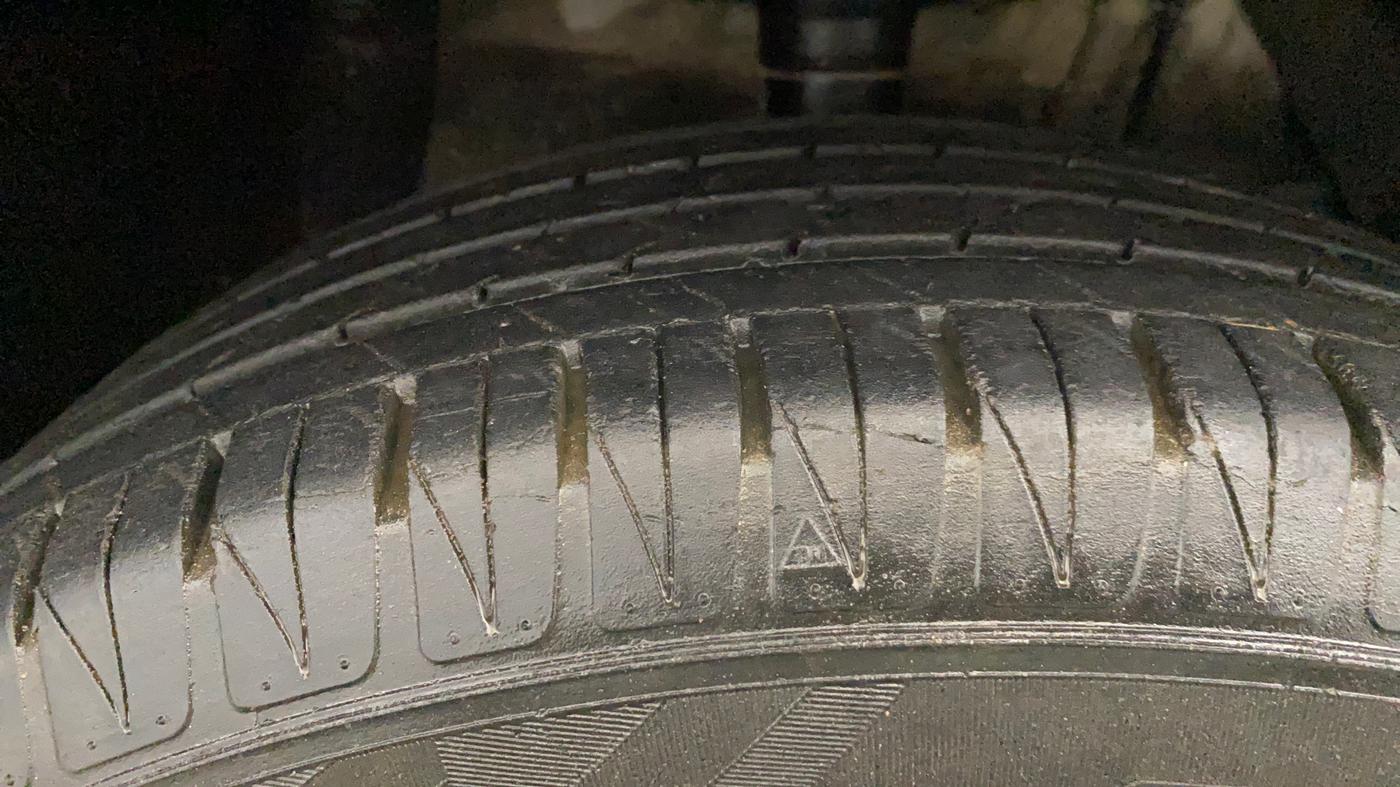 2020 Toyota URBAN CRUISER PREMIUM GRADE AT, Petrol, Automatic, 42,438 km, Right Front Tyre Tread