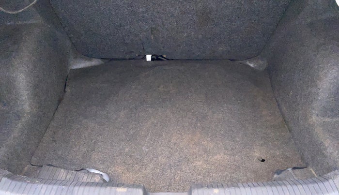 2018 Volkswagen Ameo Trendline 1.0, Petrol, Manual, 25,197 km, Boot inside view