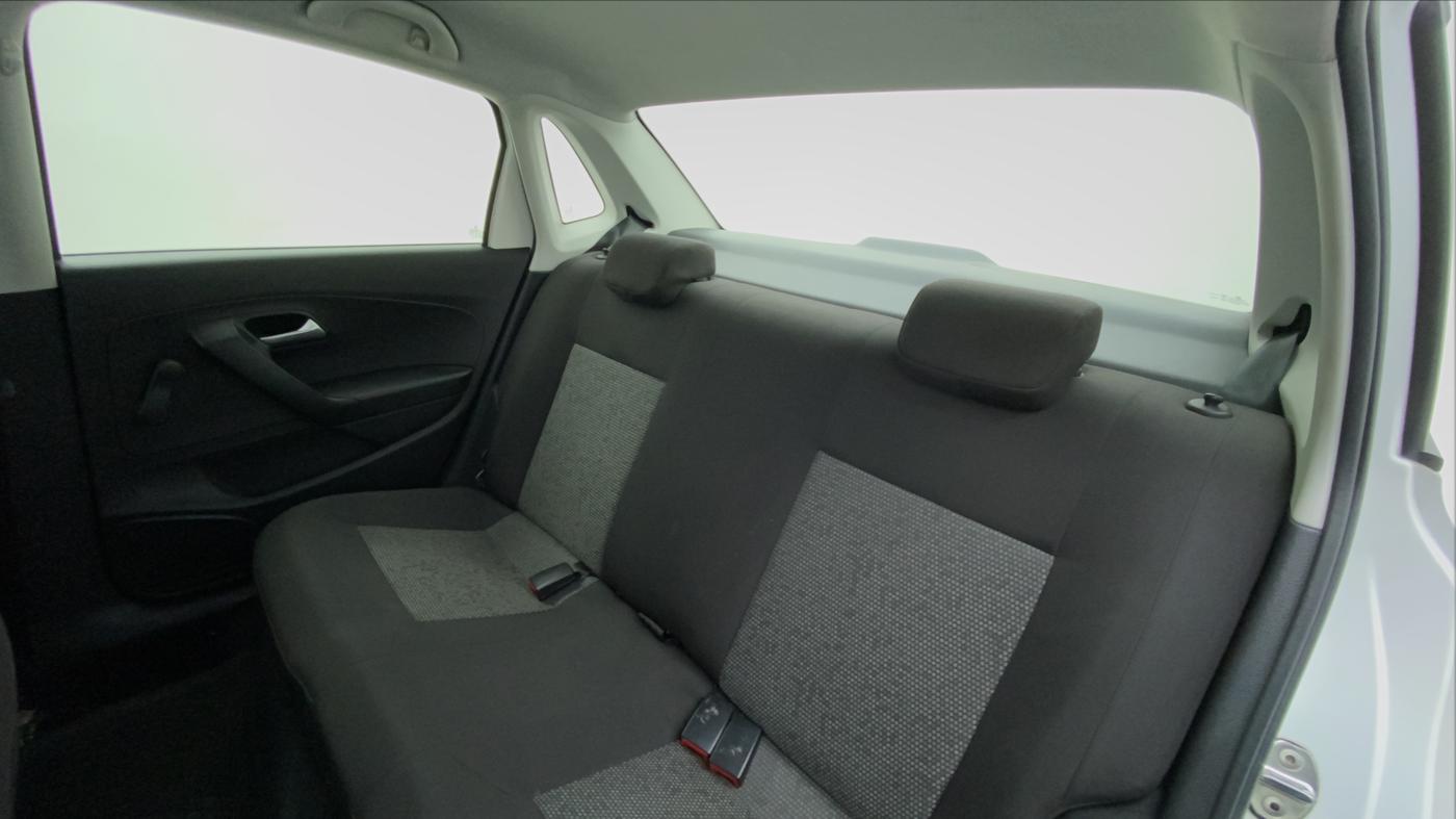 2018 Volkswagen Ameo Trendline 1.0, Petrol, Manual, 25,197 km, Right Side Door Cabin View