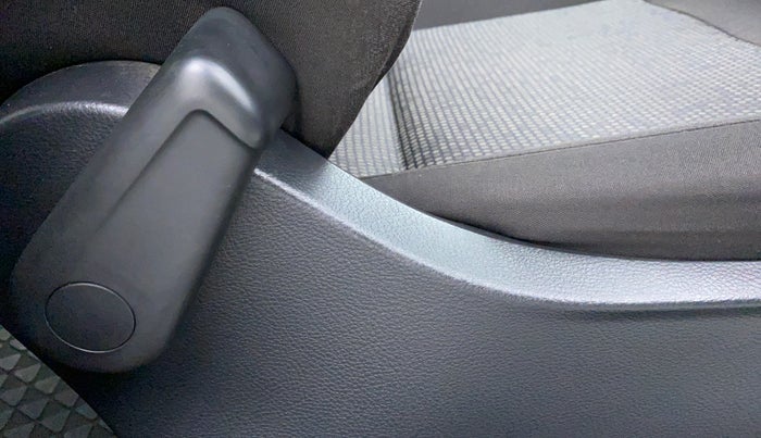 2018 Volkswagen Ameo Trendline 1.0, Petrol, Manual, 25,197 km, Driver Side Adjustment Panel