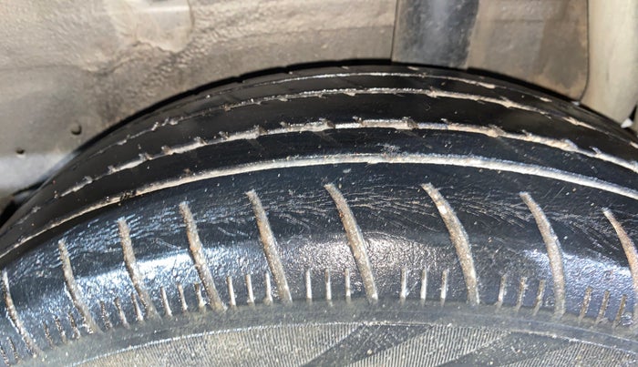 2016 Maruti Celerio VXI, Petrol, Manual, 40,892 km, Left Rear Tyre Tread