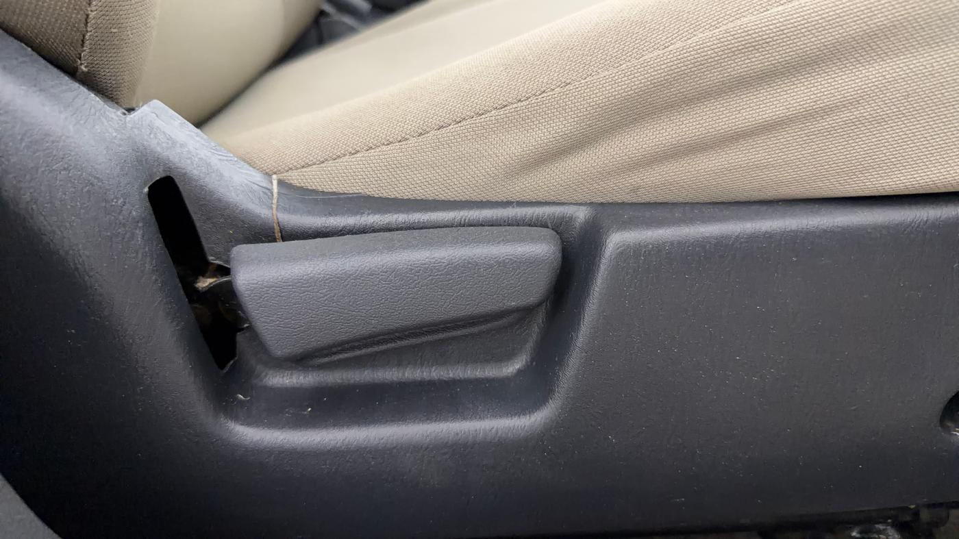 2015 Maruti Alto K10 VXI, Petrol, Manual, 1,13,655 km, Driver Side Adjustment Panel