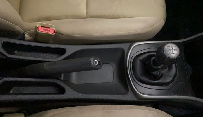 2016 Honda City 1.5L I-VTEC V MT, Petrol, Manual, 67,117 km, Gear Lever