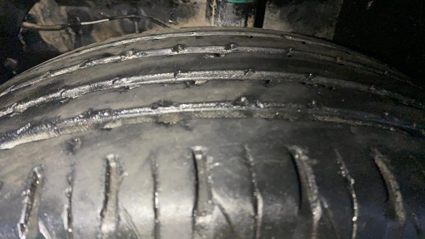 2017 Maruti Vitara Brezza ZDI, Diesel, Manual, 95,651 km, Left Front Tyre Tread