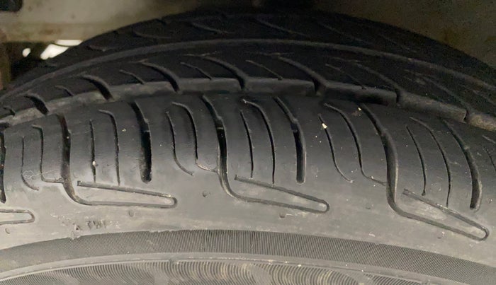 2015 Hyundai Eon ERA +, Petrol, Manual, 65,323 km, Left Front Tyre Tread