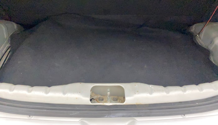 2015 Hyundai Eon ERA +, Petrol, Manual, 65,323 km, Boot Inside