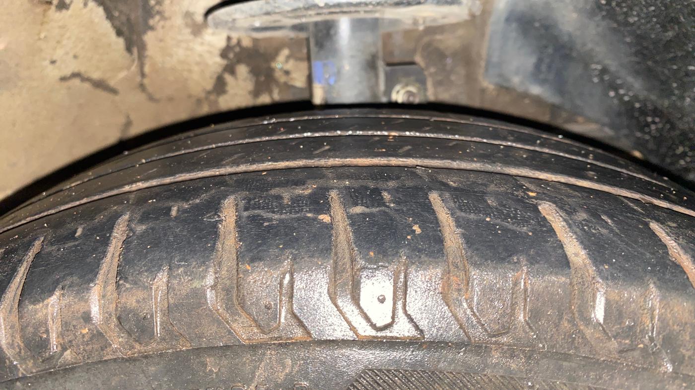 2019 Maruti Dzire ZXI PLUS AMT, Petrol, Automatic, 37,531 km, Right Front Tyre Tread