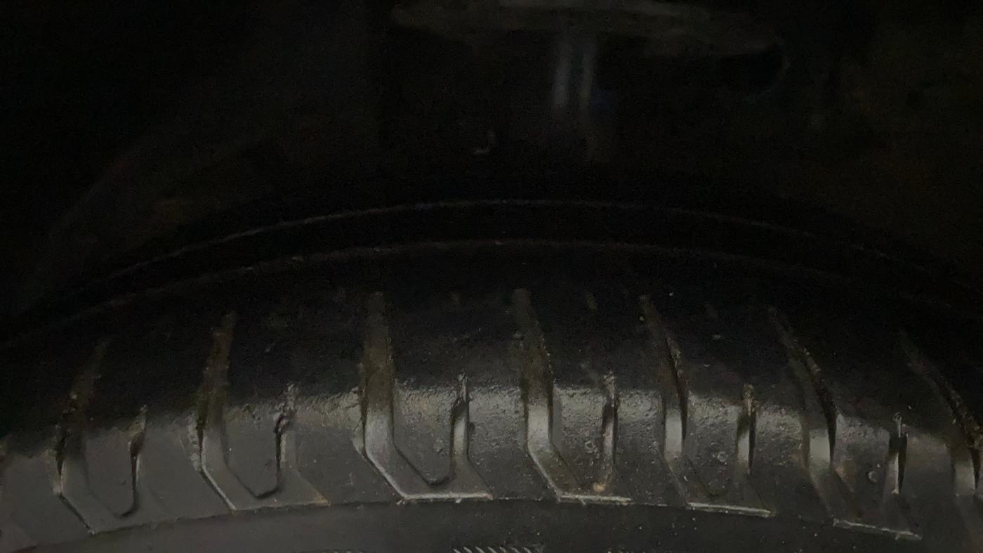 2019 Maruti Dzire ZXI PLUS AMT, Petrol, Automatic, 37,531 km, Left Front Tyre Tread