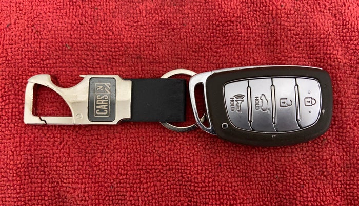 2019 Hyundai VENUE 1.0 TURBO GDI SX+ AT, Petrol, Automatic, 10,740 km, Key Close Up