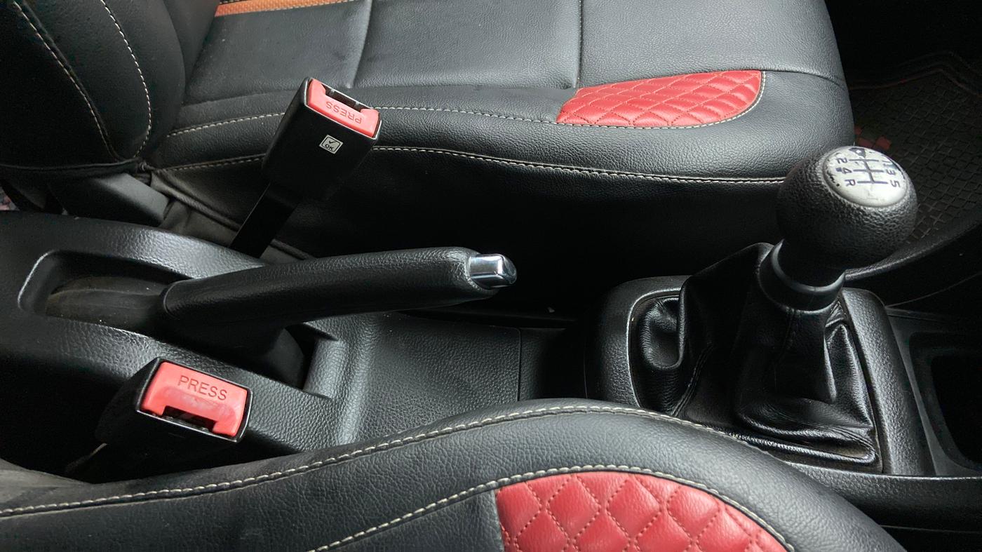 2014 Maruti Swift ZDI, Diesel, Manual, 28,066 km, Gear Lever