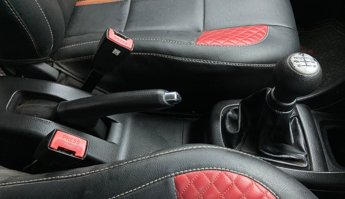 2014 Maruti Swift ZDI, Diesel, Manual, 28,066 km, Gear Lever