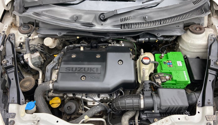 2014 Maruti Swift ZDI, Diesel, Manual, 28,066 km, Engine Bonet View