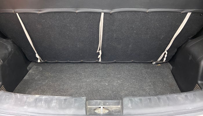 2014 Maruti Swift ZDI, Diesel, Manual, 28,066 km, Boot Inside View