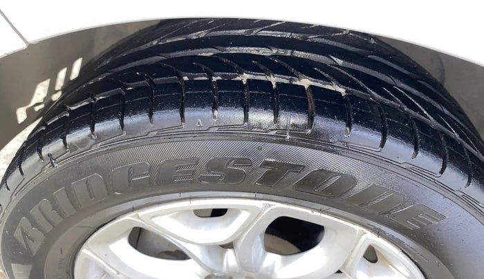 2014 Ford Ecosport TITANIUM 1.5L PETROL AT, Petrol, Automatic, 33,282 km, Left Front Tyre Tread