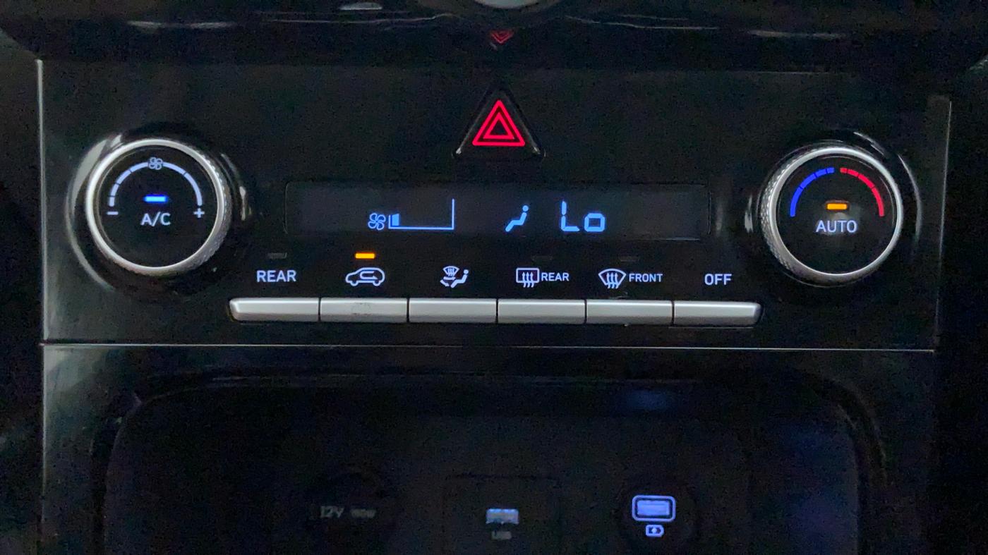 2021 Hyundai ALCAZAR PRESTIGE 1.5 MT 6STR, Diesel, Manual, 20,787 km, Automatic Climate Control