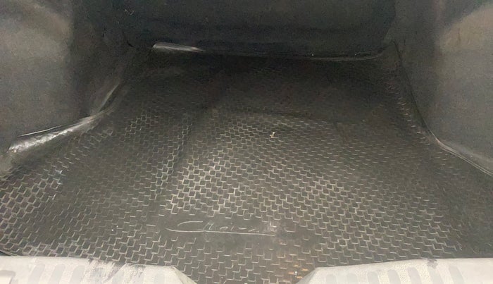 2015 Maruti Ciaz ZXI, Petrol, Manual, 30,780 km, Boot Inside