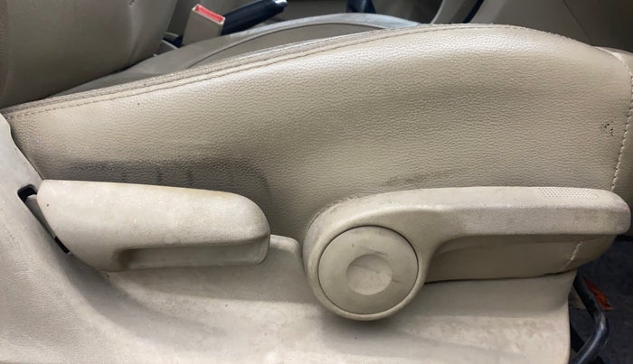 2015 Maruti Ciaz ZXI, Petrol, Manual, 30,780 km, Driver Side Adjustment Panel