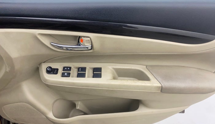 2015 Maruti Ciaz ZXI, Petrol, Manual, 30,780 km, Driver Side Door Panels Control