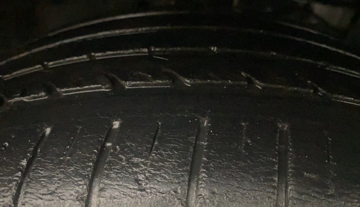 2015 Maruti Ciaz ZXI, Petrol, Manual, 30,780 km, Right Front Tyre Tread