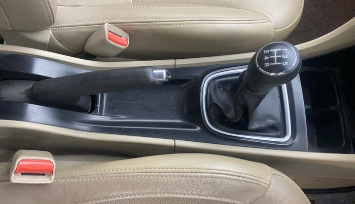 2015 Maruti Ciaz ZXI, Petrol, Manual, 30,780 km, Gear Lever