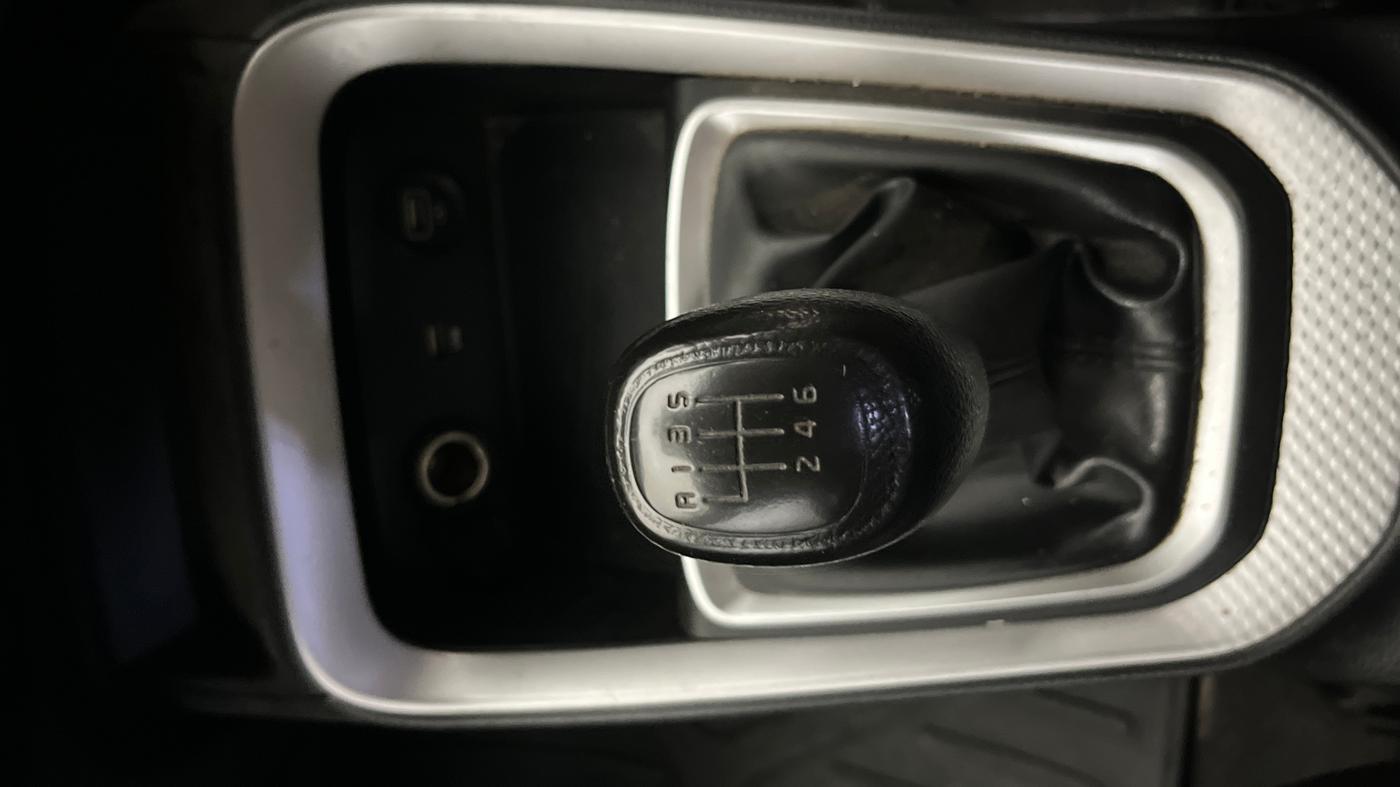 2023 KIA SONET HTK PLUS 1.0 IMT, Petrol, Manual, 40,779 km, Gear Lever