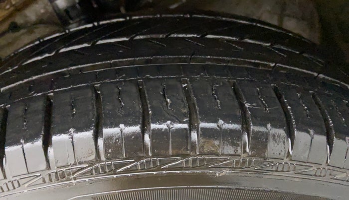 2013 Maruti Swift Dzire ZXI 1.2 BS IV, Petrol, Manual, 70,006 km, Left Front Tyre Tread