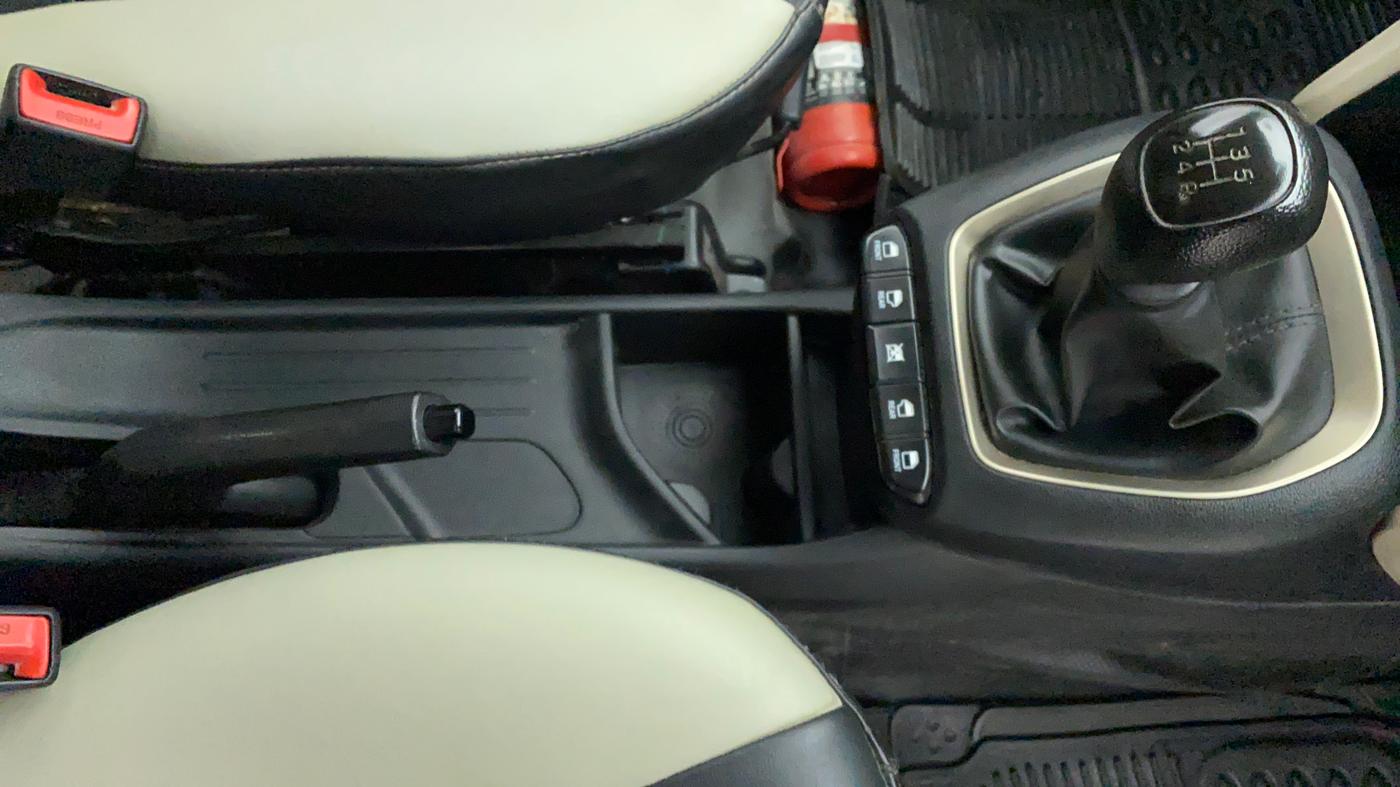 2019 Hyundai NEW SANTRO 1.1 SPORTZ MT CNG, CNG, Manual, 31,170 km, Gear Lever