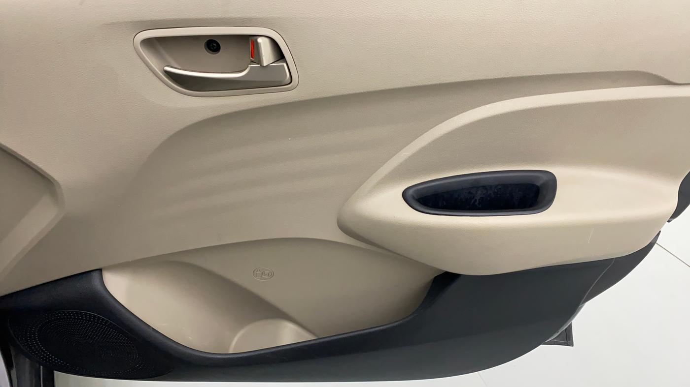 2019 Hyundai NEW SANTRO 1.1 SPORTZ MT CNG, CNG, Manual, 31,170 km, Driver Side Door Panels Control