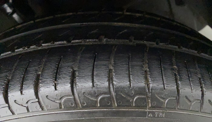 2019 Hyundai NEW SANTRO 1.1 SPORTZ MT CNG, CNG, Manual, 31,170 km, Left Front Tyre Tread