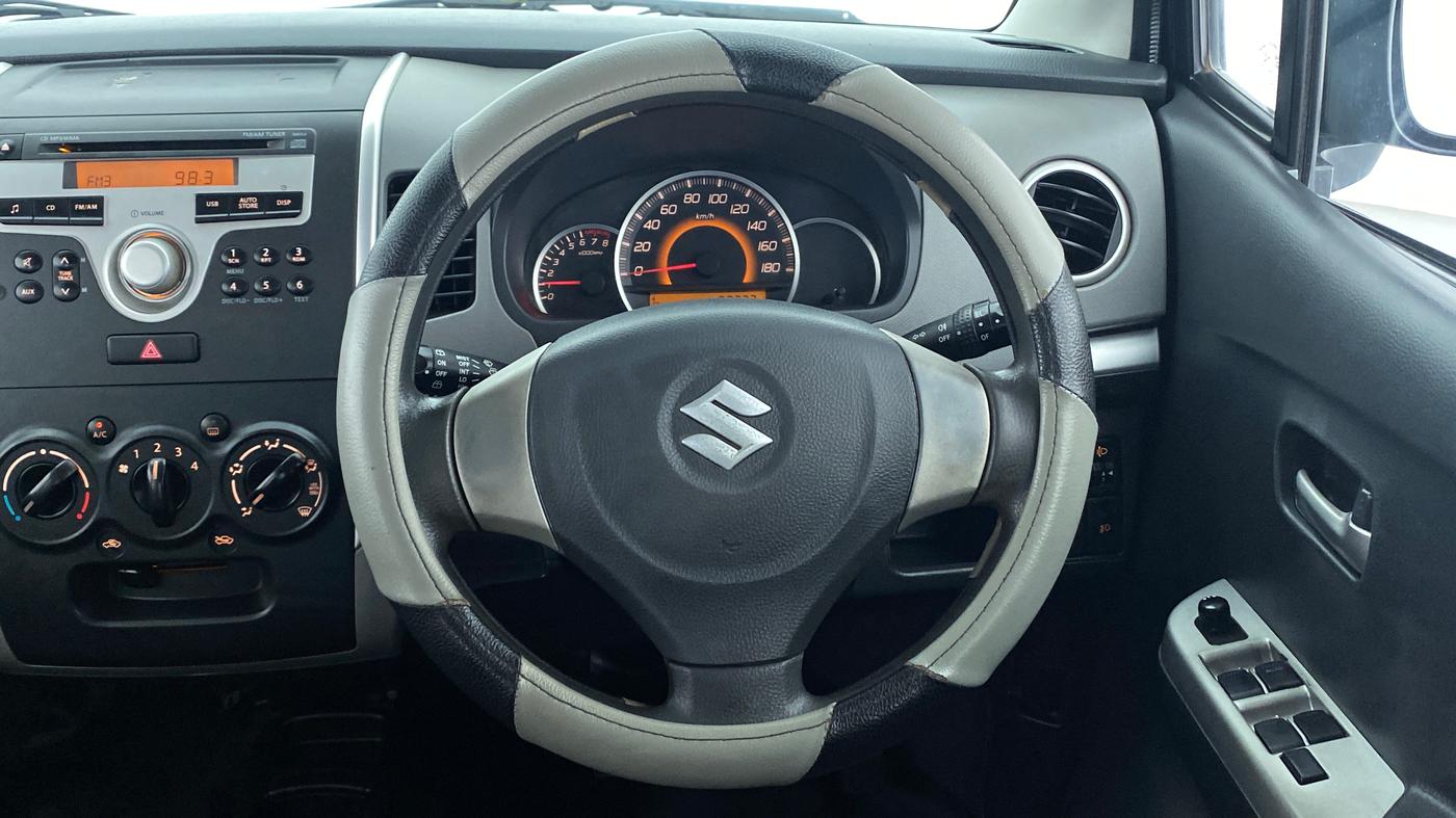 2011 Maruti Wagon R 1.0 VXI, Petrol, Manual, 62,314 km, Steering Wheel Close Up