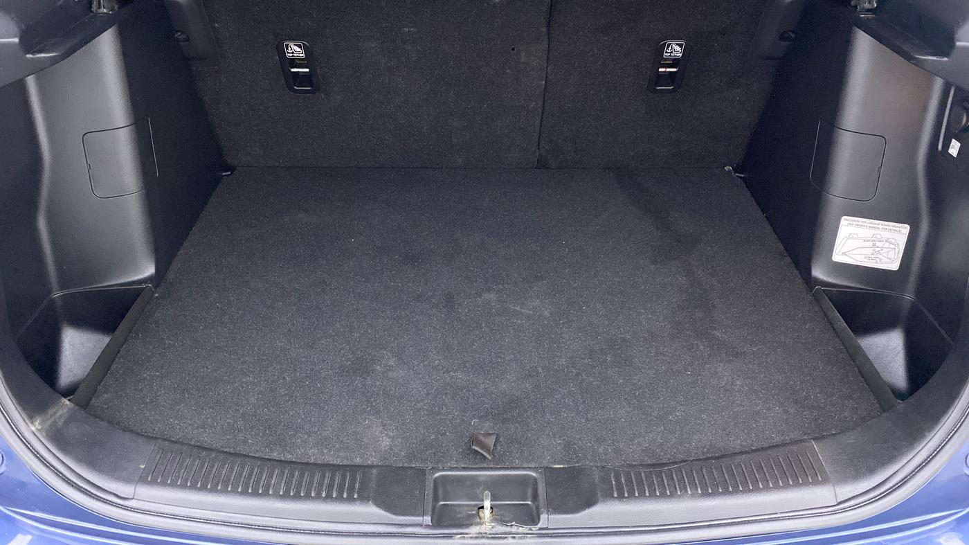 2020 Maruti S Cross ALPHA AT SMART HYBRID, Petrol, Automatic, 36,468 km, Boot Inside
