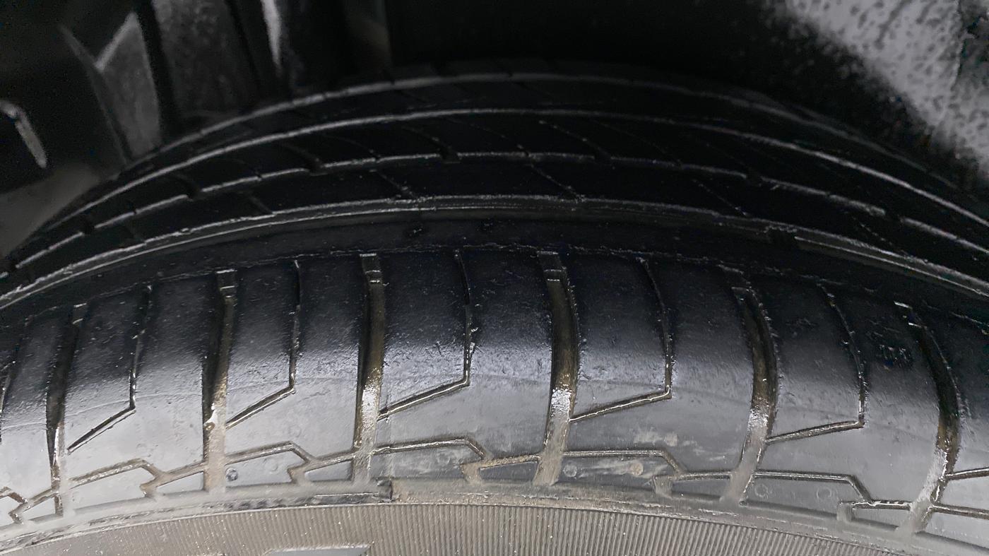 2020 Maruti S Cross ALPHA AT SMART HYBRID, Petrol, Automatic, 36,468 km, Right Rear Tyre Tread