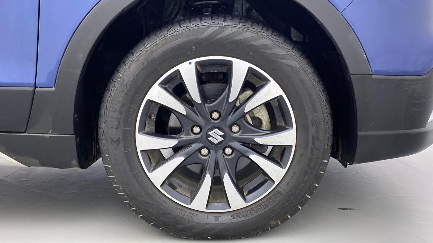 2020 Maruti S Cross ALPHA AT SMART HYBRID, Petrol, Automatic, 36,468 km, Right Front Wheel