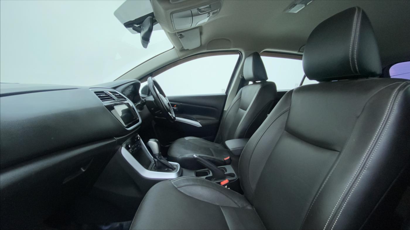 2020 Maruti S Cross ALPHA AT SMART HYBRID, Petrol, Automatic, 36,468 km, Right Side Front Door Cabin