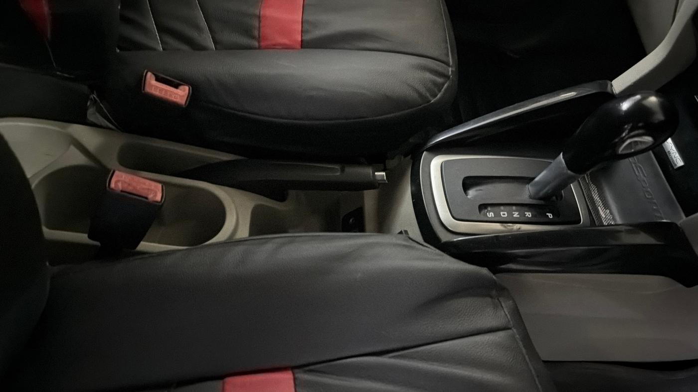 2014 Ford Ecosport TITANIUM 1.5L PETROL AT, CNG, Automatic, 1,19,814 km, Gear Lever