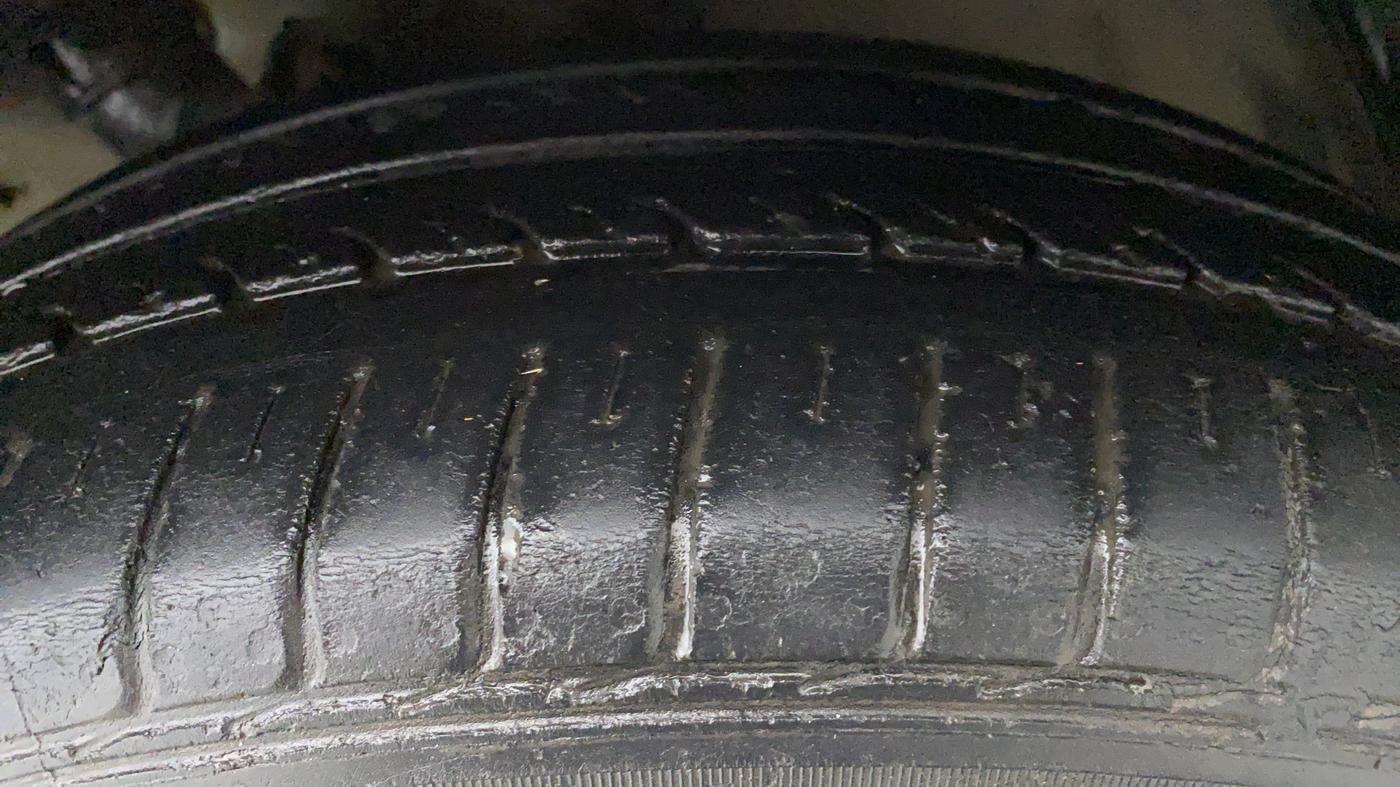 2016 Honda City V MT PETROL, Petrol, Manual, 28,606 km, Left Front Tyre Tread