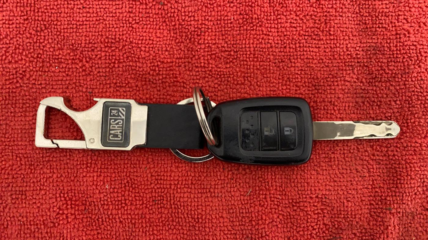 2016 Honda City V MT PETROL, Petrol, Manual, 28,606 km, Key Close Up