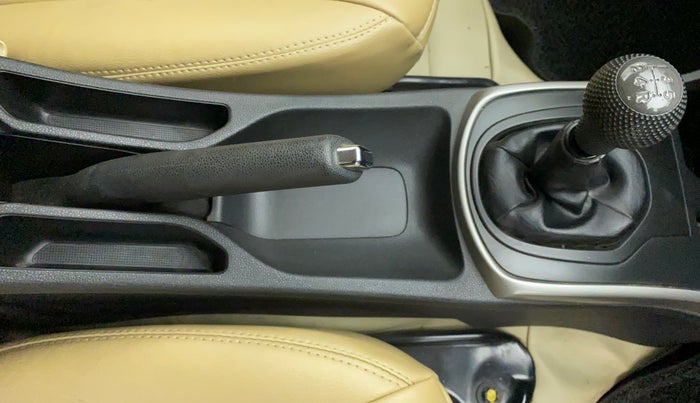 2016 Honda City V MT PETROL, Petrol, Manual, 28,606 km, Gear Lever