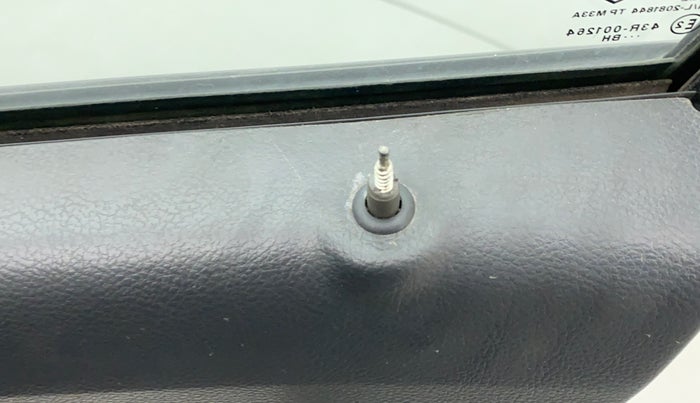 2017 Maruti Alto K10 VXI, Petrol, Manual, 28,254 km, Lock system - Door lock knob has minor damage